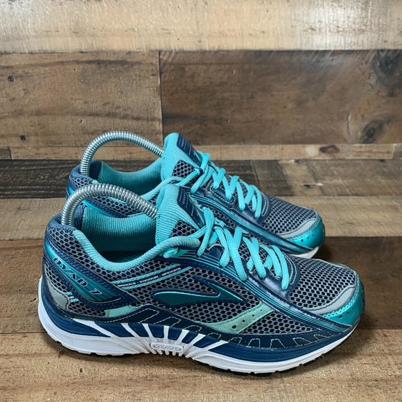 brooks dyad 7 grey